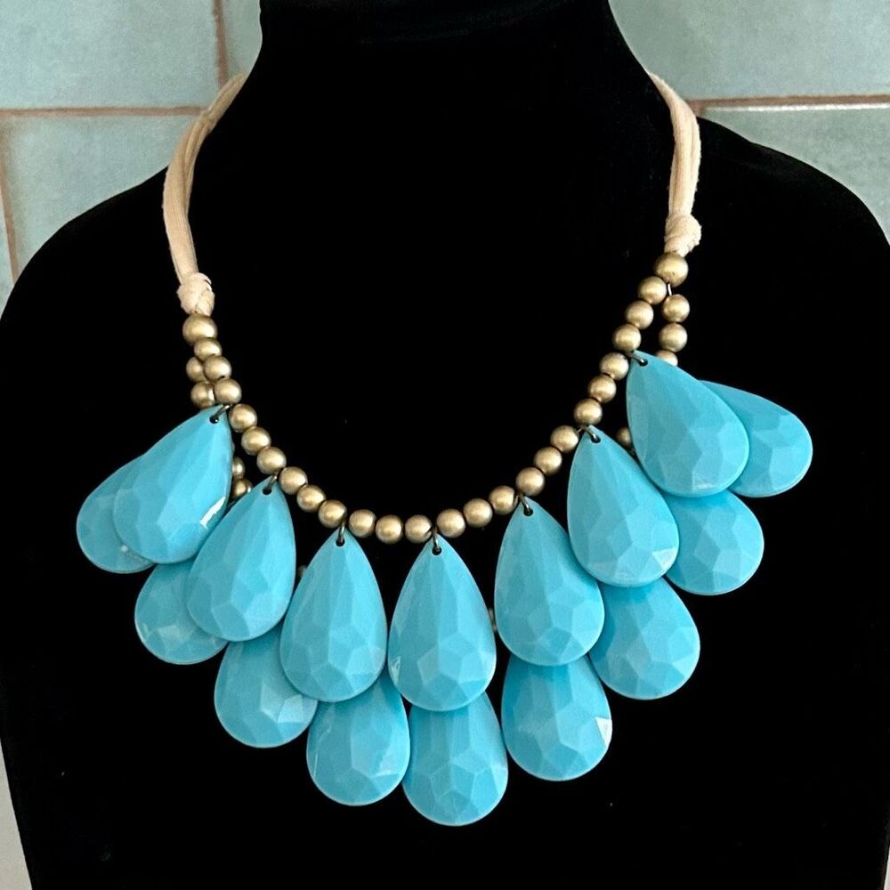 Turquoise Colored Tear Shaped Beaded Necklace Statement Vintage Faceted